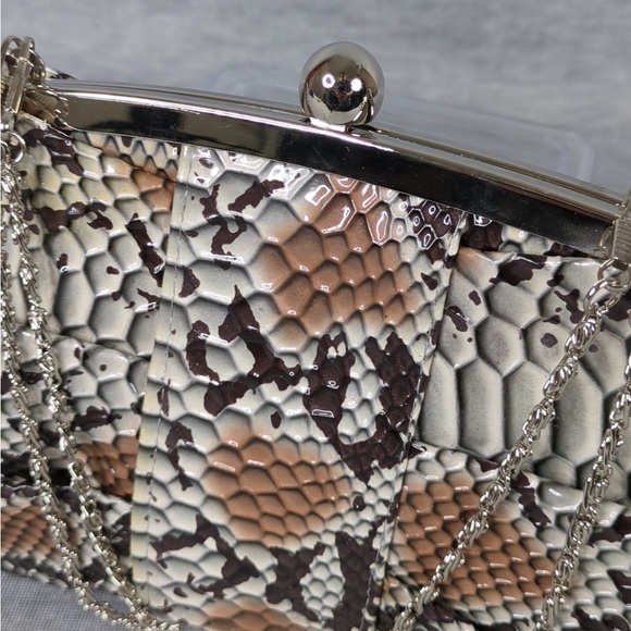 🎉 3/$20 👯‍♀️Host Pick⚡️Two Pieces of Snakeskin Print Clutch/Small Purse - Picture 8 of 10